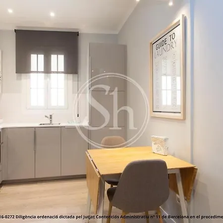 شقة Cozy Near Sagrada Familia *