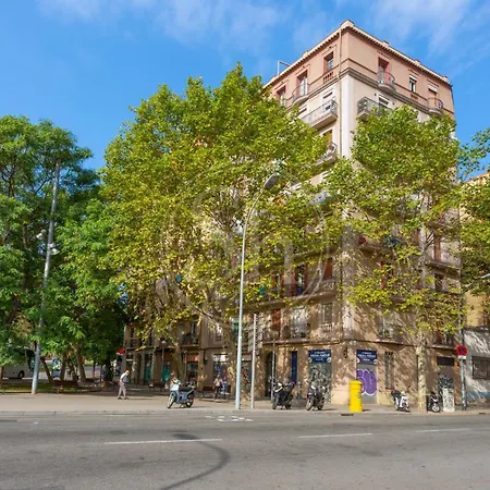 Cozy Near Sagrada Familia Apartment *
