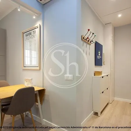 Cozy Near Sagrada Familia Apartament